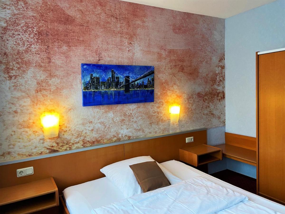 Hotel Stadt Hamburg Am Fluss Saarbruecken Exterior photo