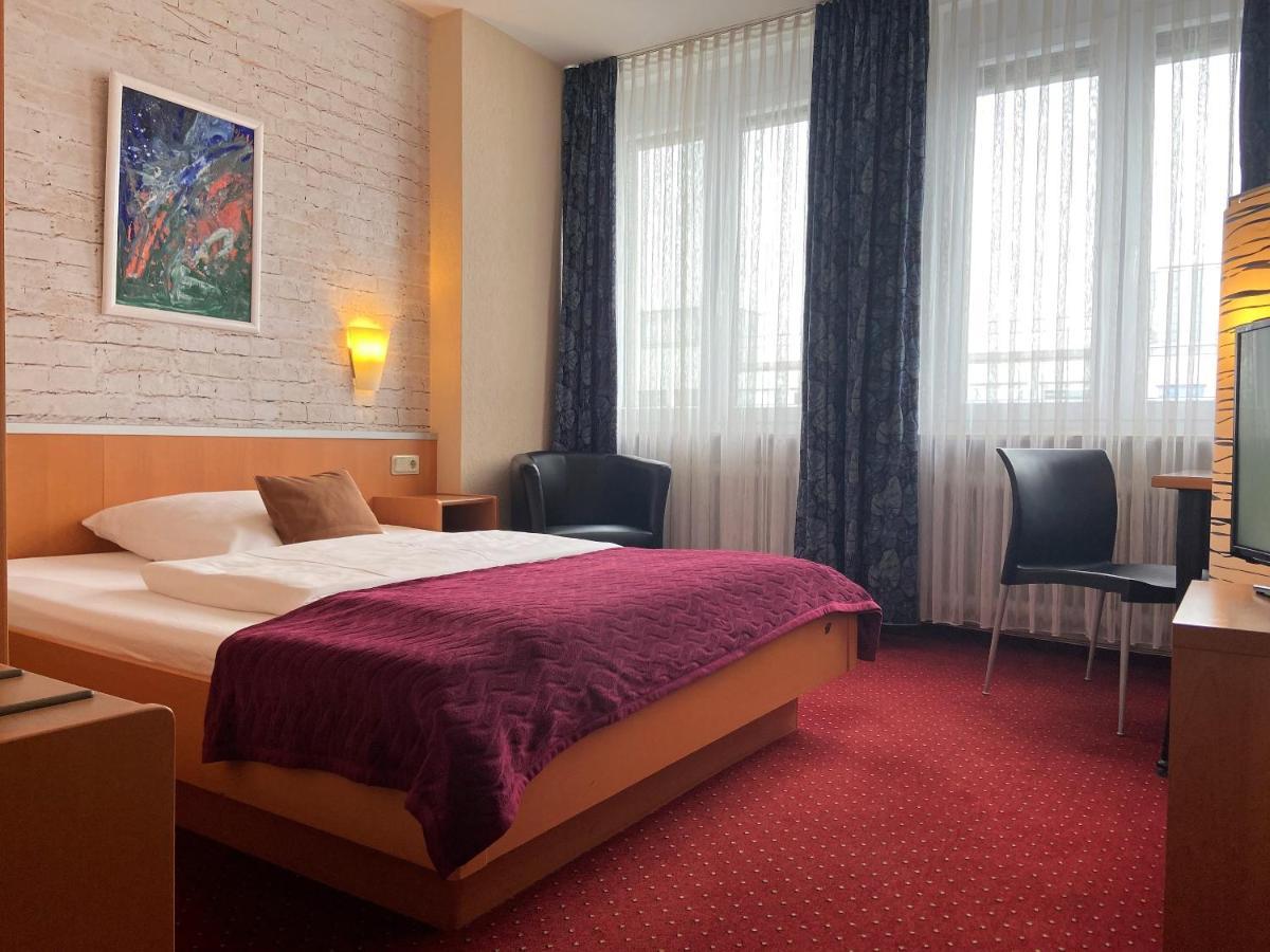 Hotel Stadt Hamburg Am Fluss Saarbruecken Exterior photo