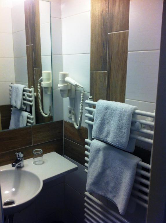 Hotel Stadt Hamburg Am Fluss Saarbruecken Room photo
